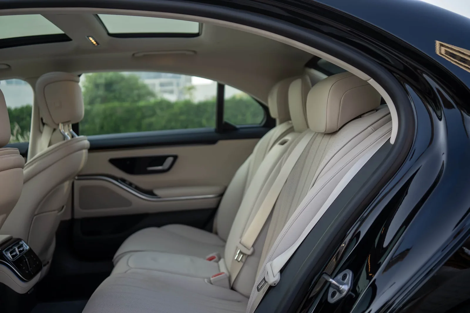MERCEDES-BENZ S-CLASS - view 5
